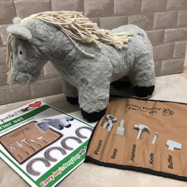 Crafty Ponies paardenknuffel set hoefijzers